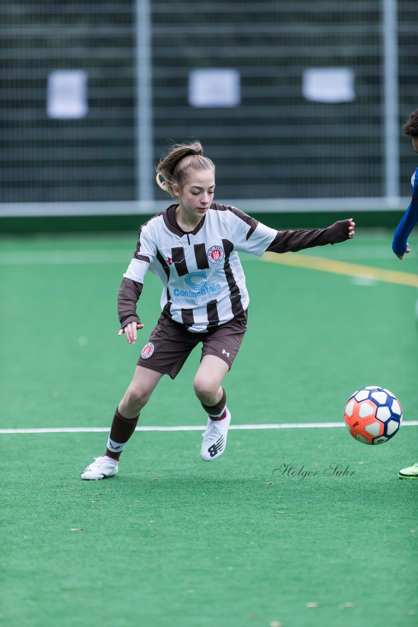 Bild 231 - wBJ VfL Pinneberg - St. Pauli : Ergebnis: 7:0 (Abbruch)